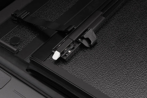 BK_BAKFlip_G2_Silverado_Latch.jpg
