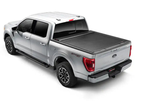 E-Series_21Ford-F150_01Closed.jpg
