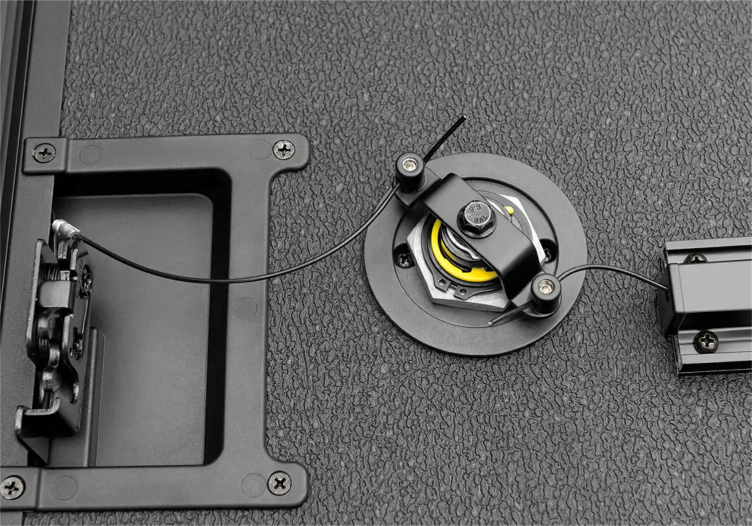EX_Encore_20Sierra_UnderPanel_LatchPulley.jpg