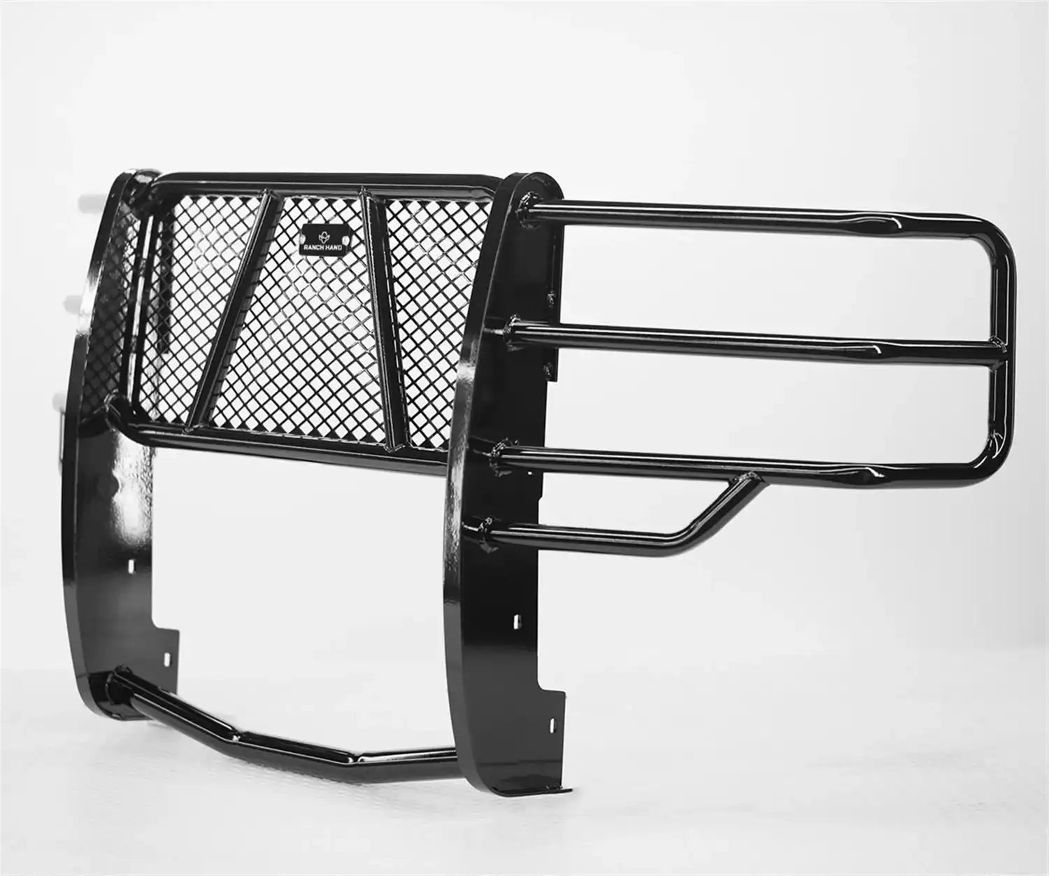 GGC151BL1_2015-2019_Chevrolet2015-20192500HD3500HD_GrilleGuards_2.jpg