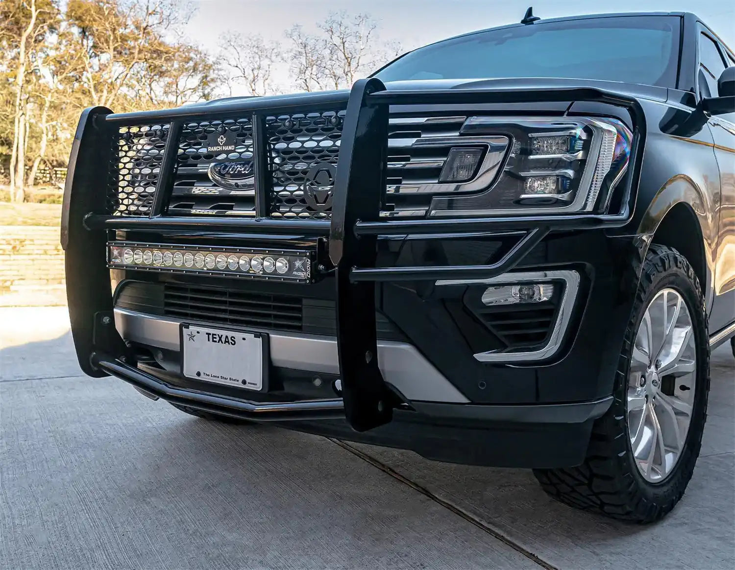 GGF19HBL1C_2018-2021_Ford2018-2021Expedition_Grilleguards_5.jpg