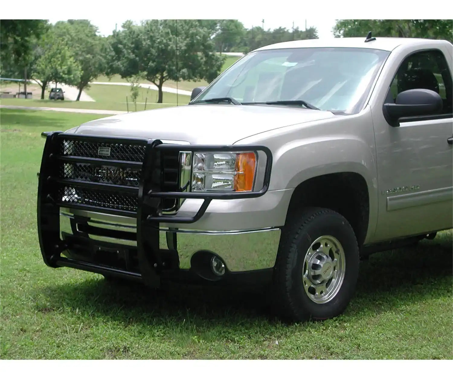 GGG081BL1_2007-2010_GMC2007_5-20102500HD3500HD_GrilleGuards_5.jpg