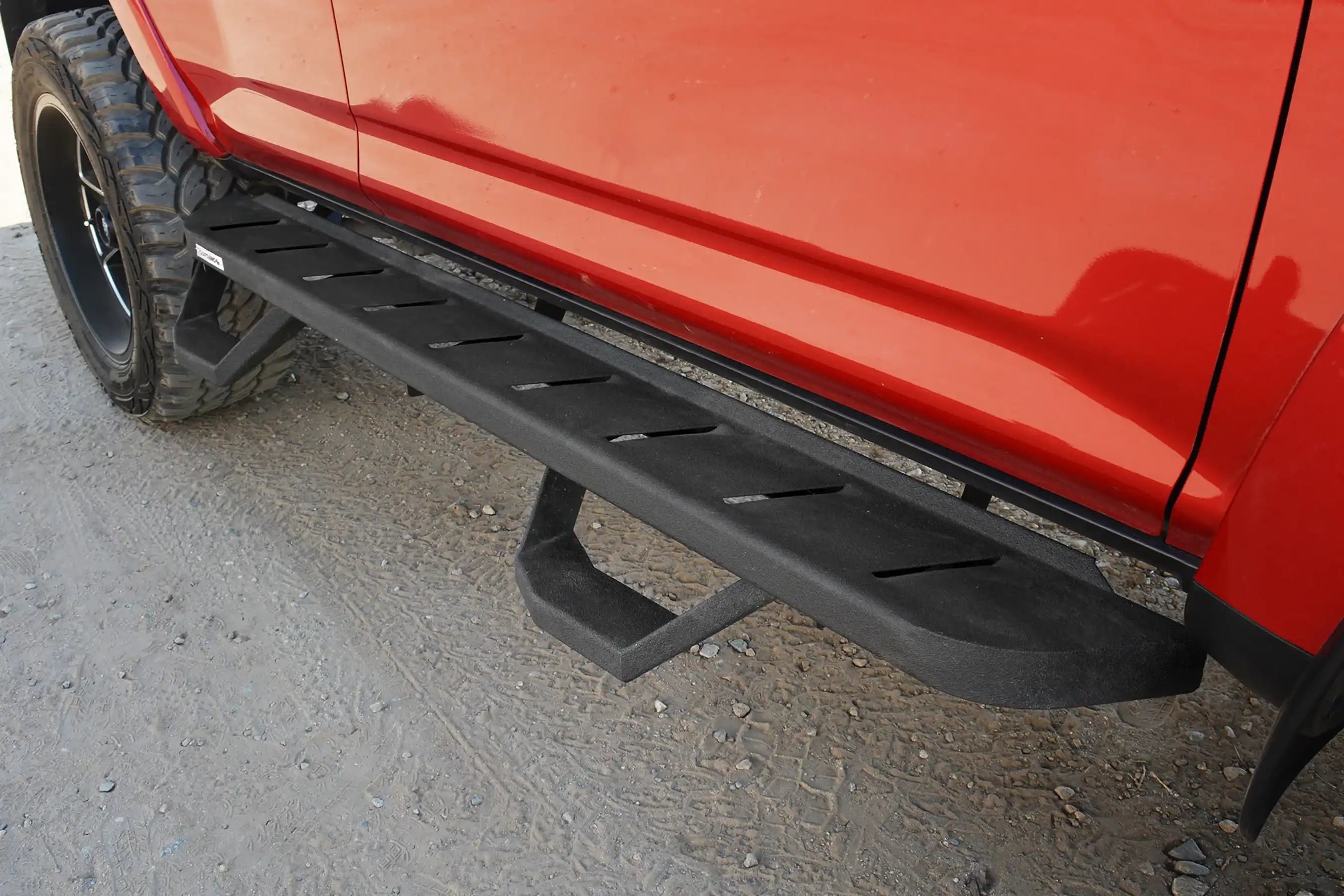 GR_RB10_Bedliner_Lifestyle2.JPG