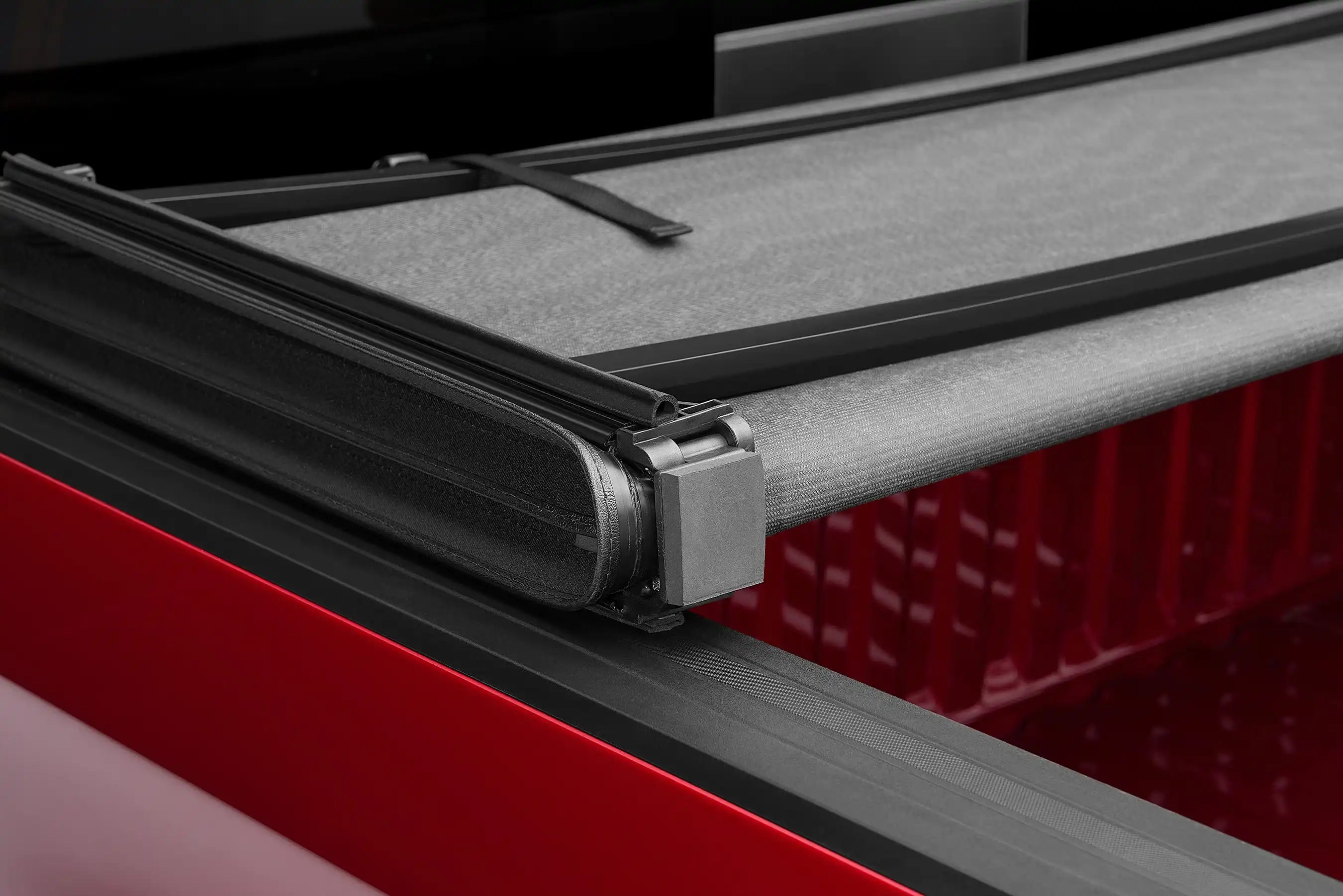 LD_Genesis-Elite_Tri-fold_19Chevy_Details_02Hinge.jpg