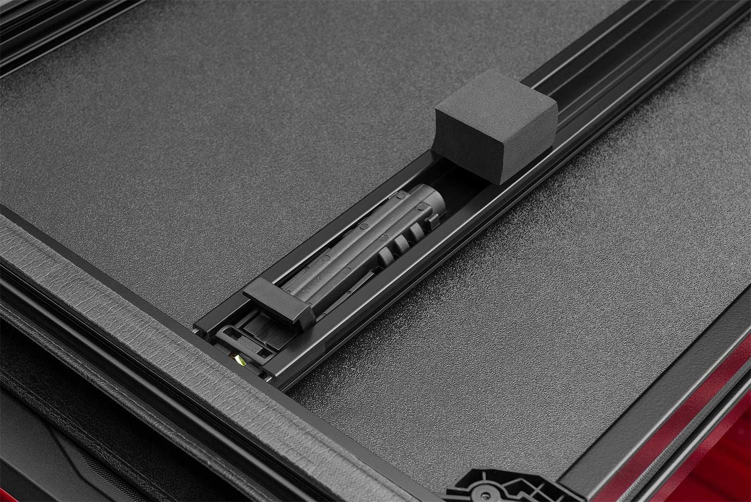LD_Hard-Fold_19Chevy_Details_03HandleLatch.jpg