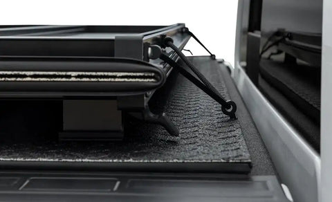 LOMAX_Pro_Series-Feature_Storage_Clips_Latched.jpg