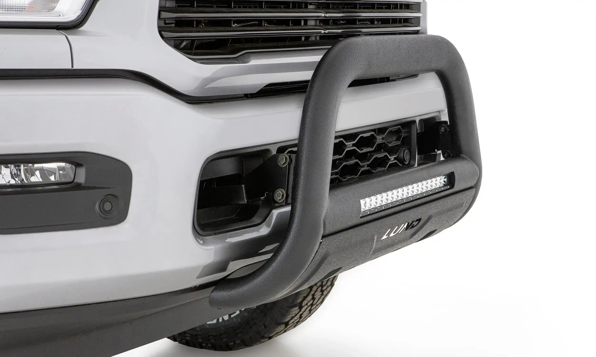 Lund_3.5_-BullBar_black_47121209_p04.jpg
