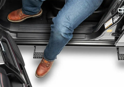 NFB_RKRRailsStep_OverheadStepApp_19Toyota4Runner.jpg