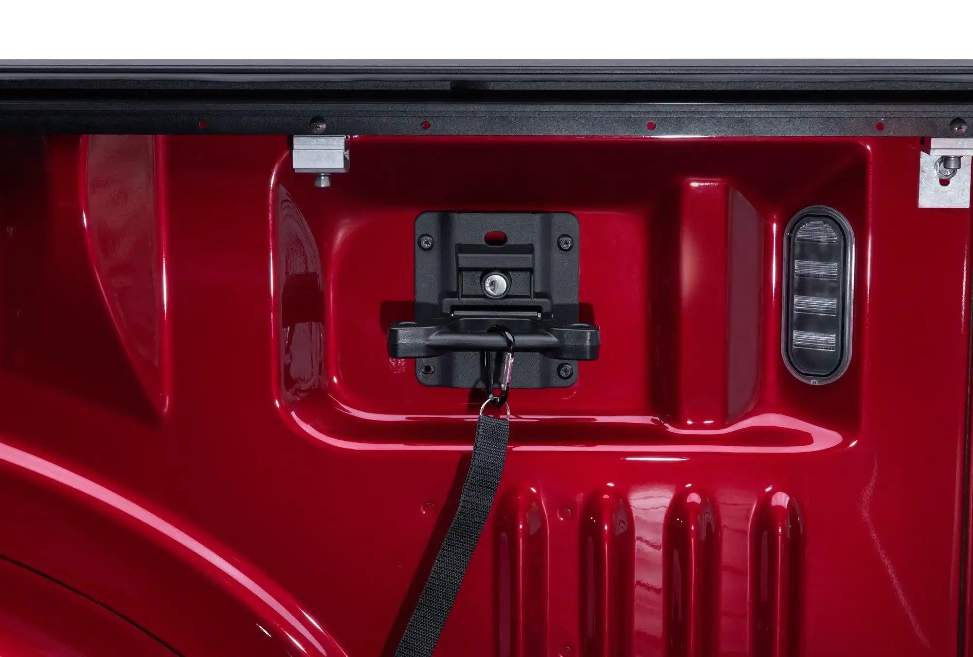 RNL_A-Series_Details01Clasp-Bracket.jpg