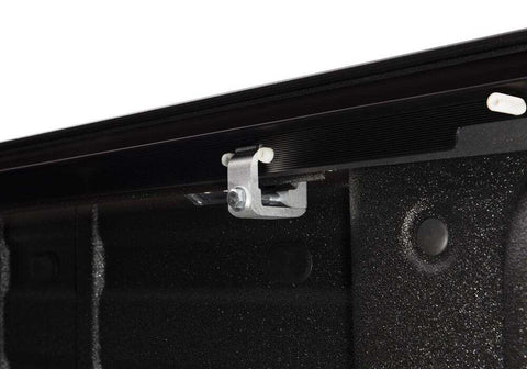 RX_OneMX_GMC-Canyon17_Details_05Clamp.jpg