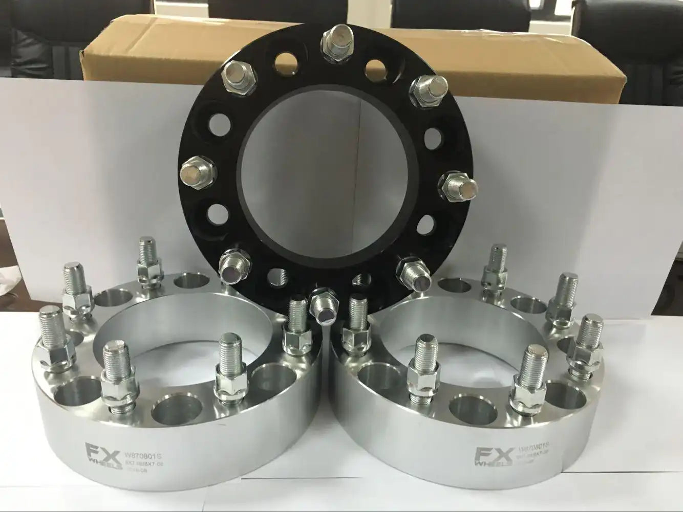 T8WN_FX_IMG_8 Lug Nut.jpg