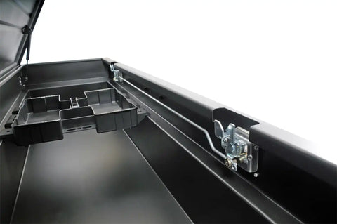 Dee Zee DZ8160SB Tool Box, Hardware Crossover Single Lid Black