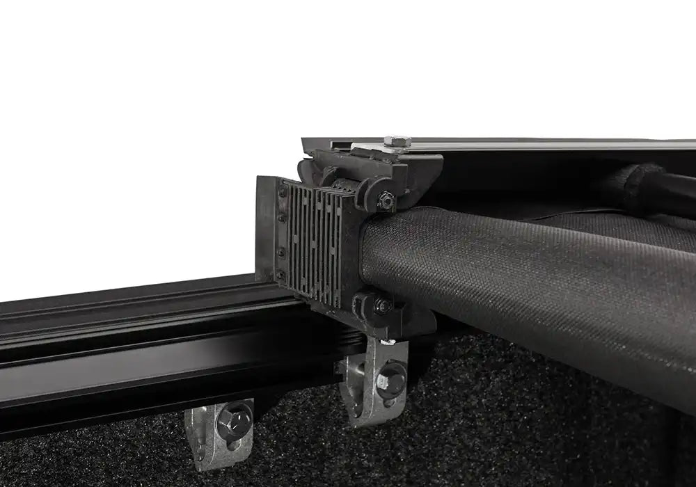 TX_Deuce_Ford-Raptor-2017_Details02-Hinge.jpg