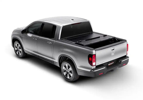 UC_Flex_2017_HondaRidgeline_Half_01_H.jpg