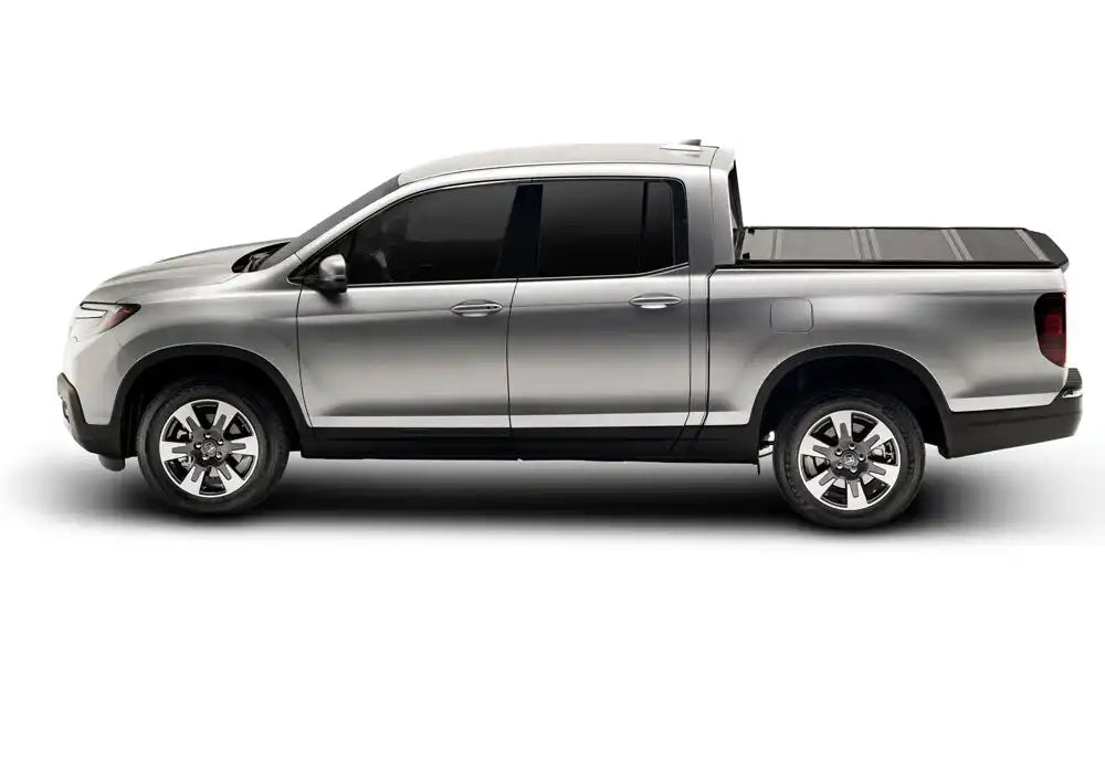 UC_Flex_2017_HondaRidgeline_ProfileClosed_01_H.jpg