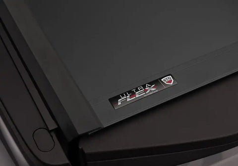 UC_UltraFlex_17-Ridgeline_Gray_Details06-Badge2.jpg