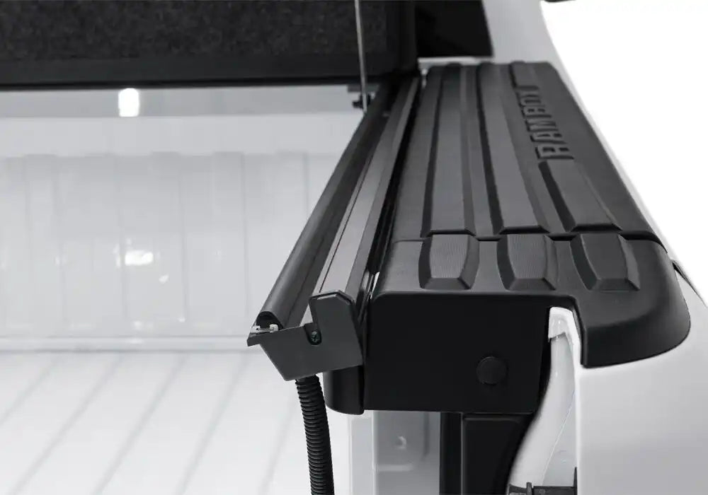 UC_UltraFlex_19Rambox_Details_04Rail.jpg