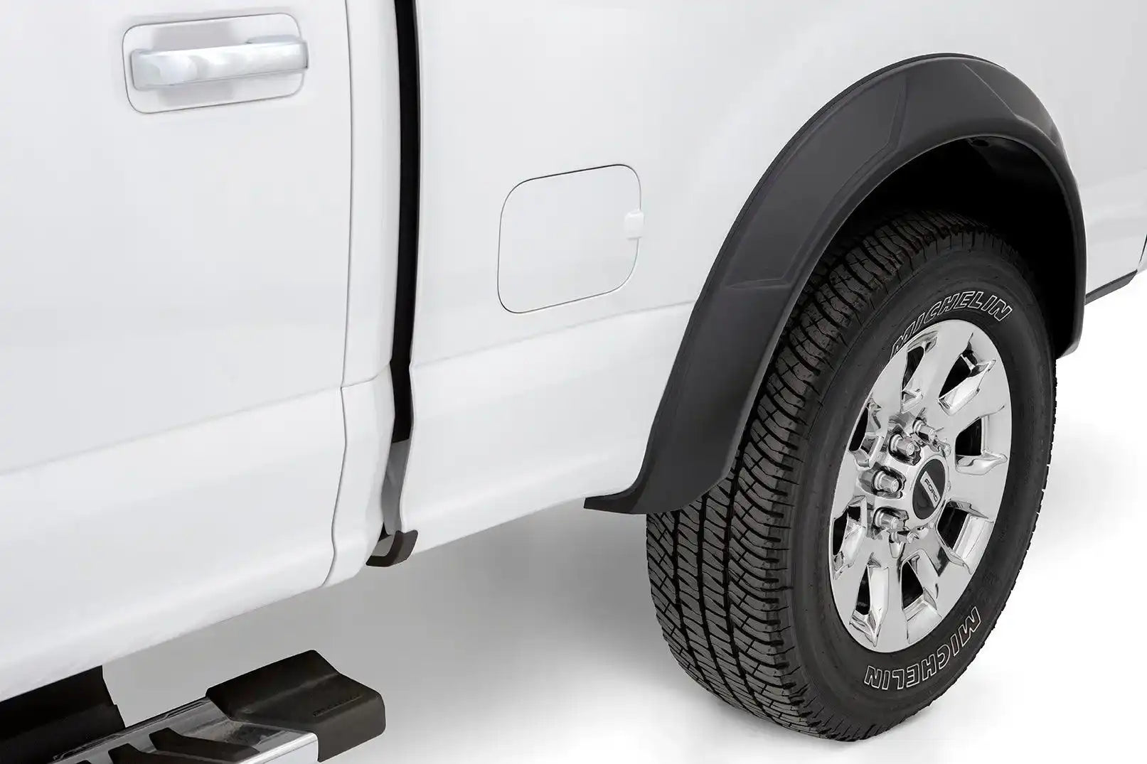 bushwacker_drtstylefenderflares_2017_2019fordf250_rear_20126-02.jpg