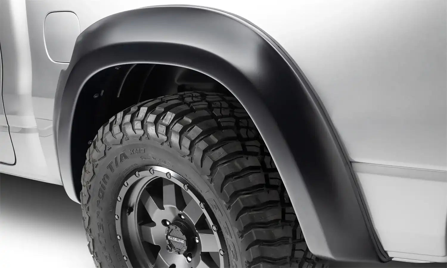 bw_EAF_flare_21Ram1500_Rear_2pc_50058-02.jpg