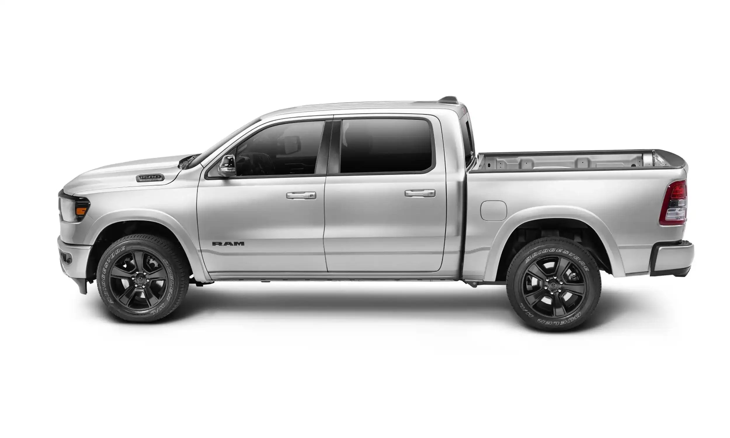 bw_OEflares_19-21ram1500Clas_brghtSilv_side_50920-55.jpg