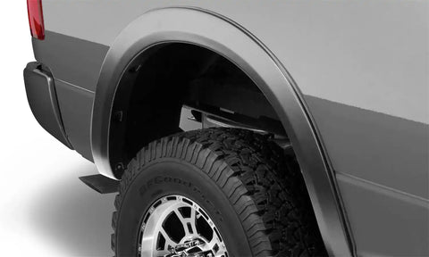 bw_OEstyle_Flares_17-18ram2500_3500_brghtSlvrMtlc_rear_50917-55.jpg