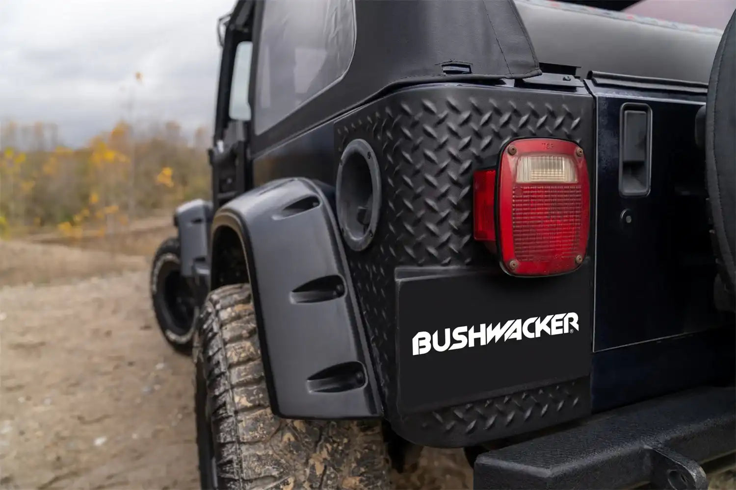 bw_trailArmor_rearCorner_blue1998jeepTJ_14004.jpg