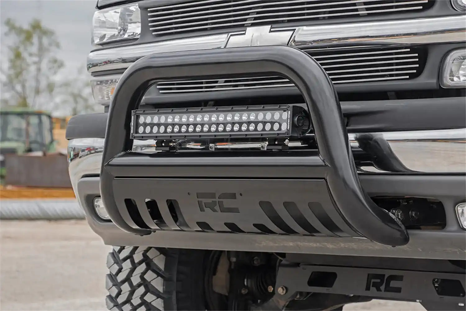chevy-02-silverado-black-bc2991-70920bl-angle2_1.jpg