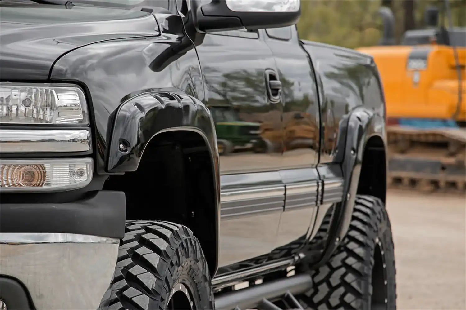 chevy-02-silverado-black-fd-constr-fc19911.jpg