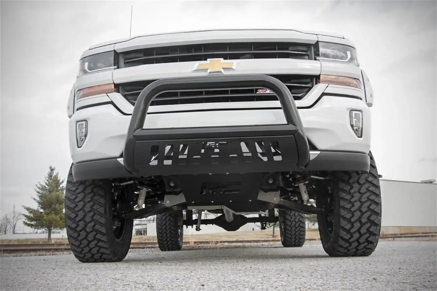 chevy-2016-1500-228-20-front_outdoor_1_3.jpg