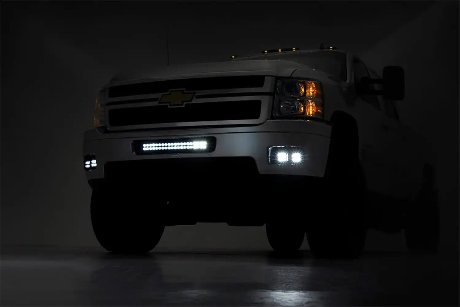 chevy-led-fog-lights_70628-studio-darkv2_3.jpg