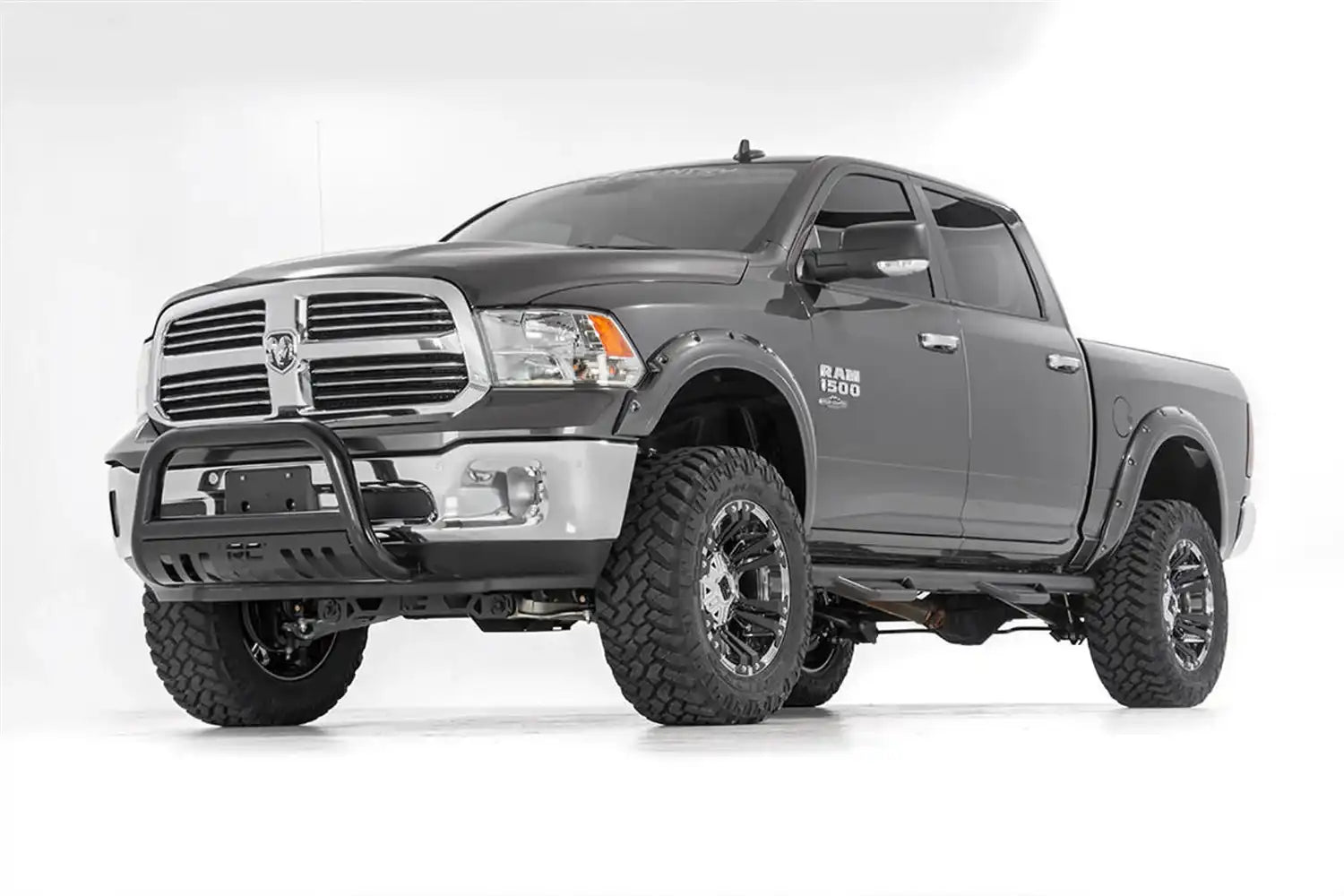 dodge-16-ram1500-gray-fd-studio-324s_2.jpg