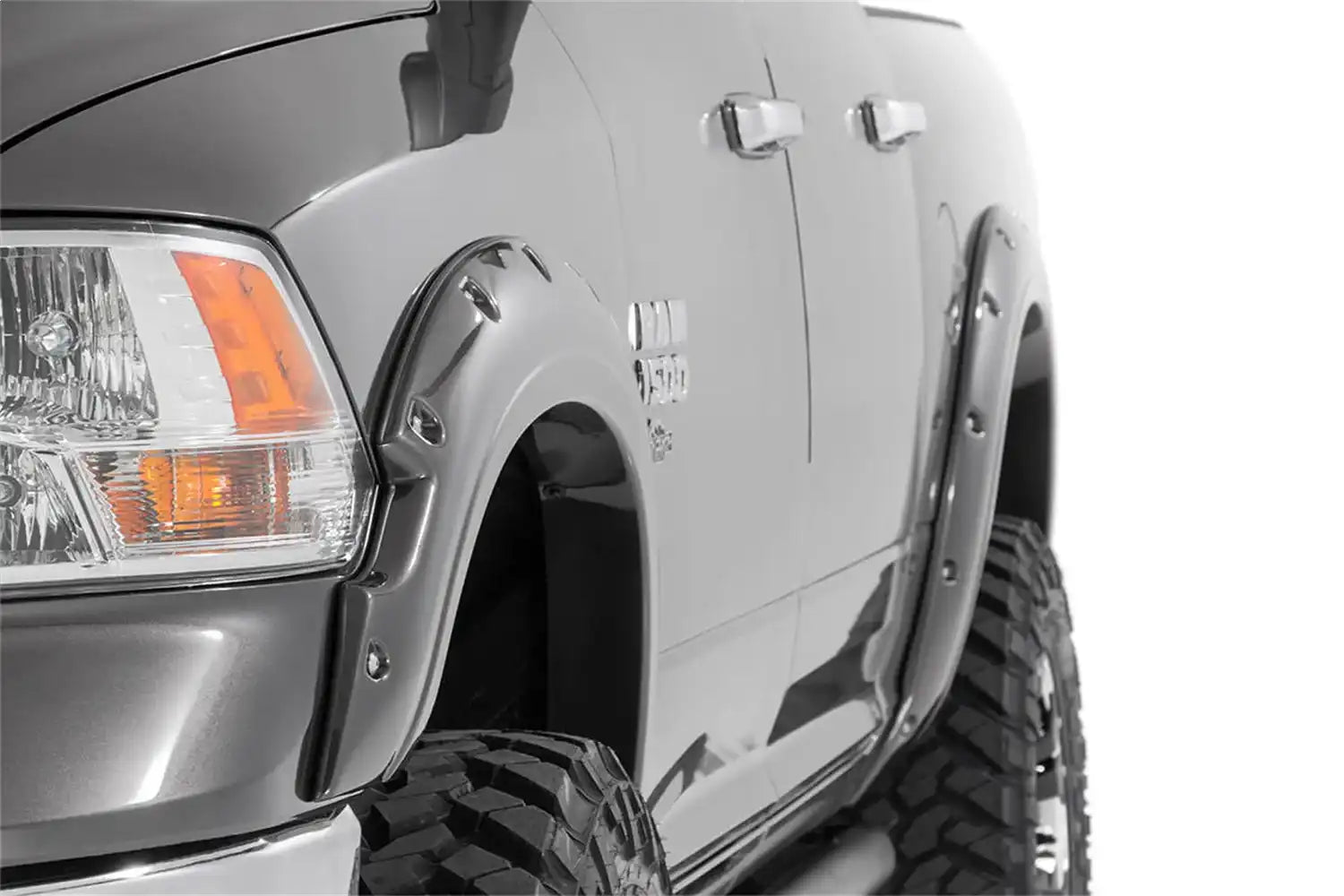 dodge-16-ram1500-gray-studio-fd10911-zoom.jpg