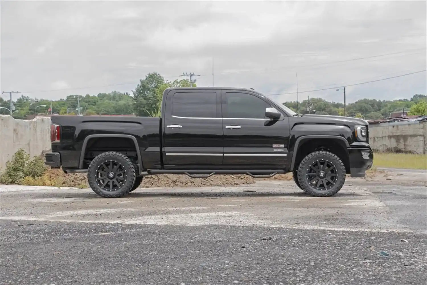 gmc-16-sierra1500-black-ps-indst-194-20_2_1.jpg