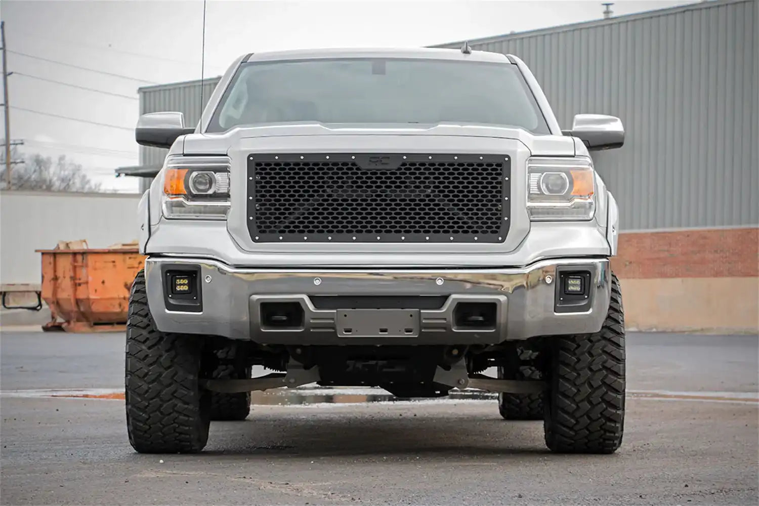 gmc-mesh-grille_70188-exterior1.jpg