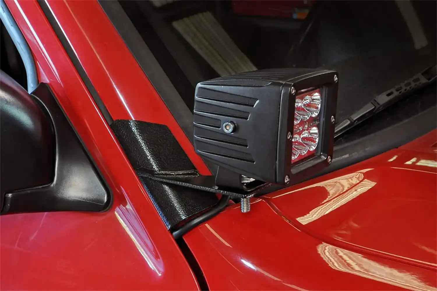 lights-jeep-xj-lower-windshield-mounts_70525-base-install.jpg