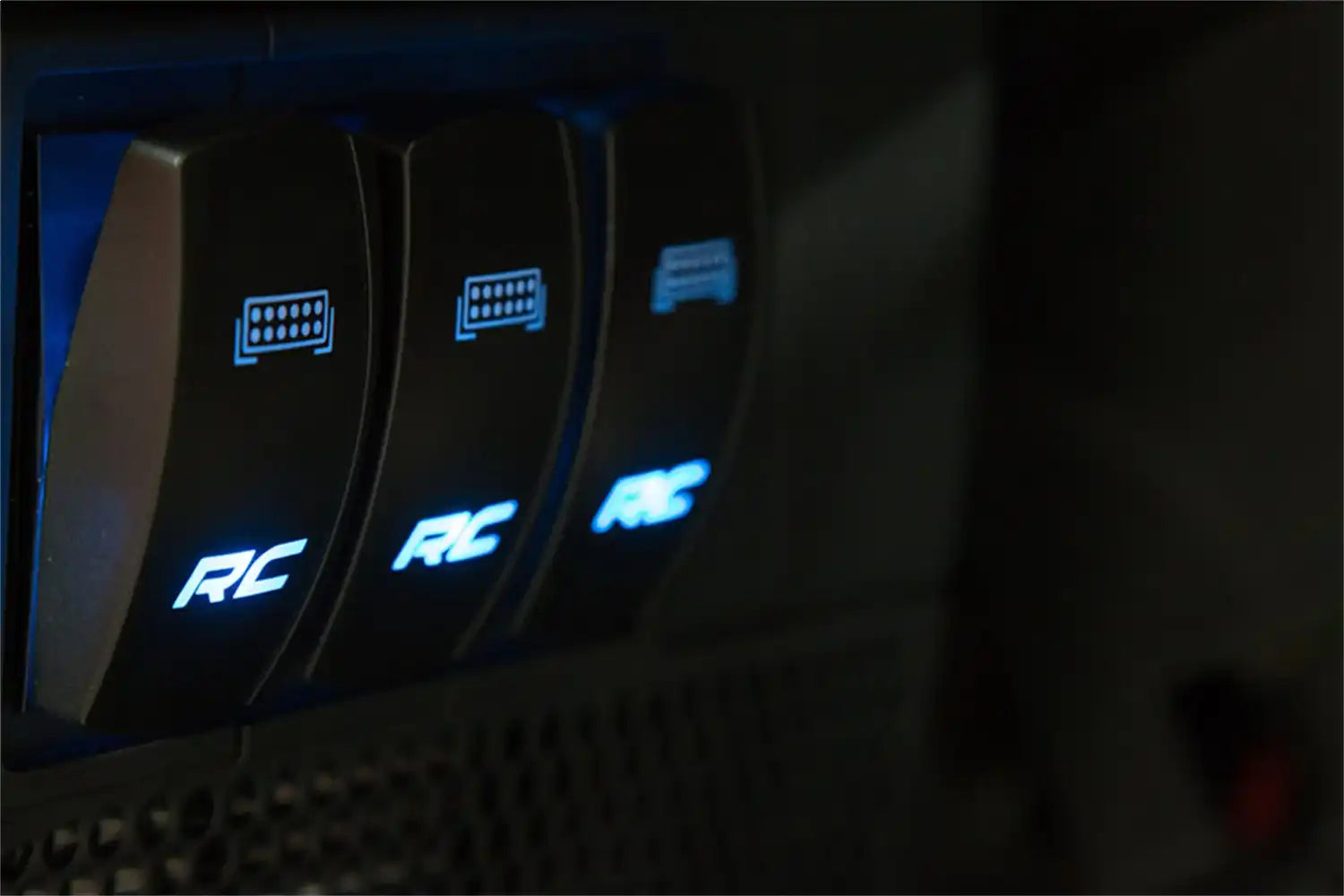 lights-rocker-switch-housing_709b3-zoom.jpg