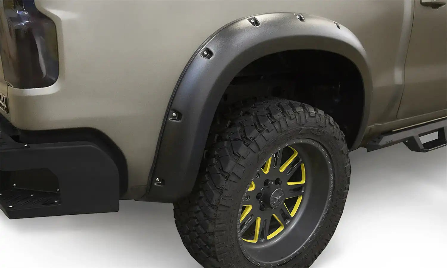 lndrx_fenderflare_2pc_textured_onvehicle_rear.jpg