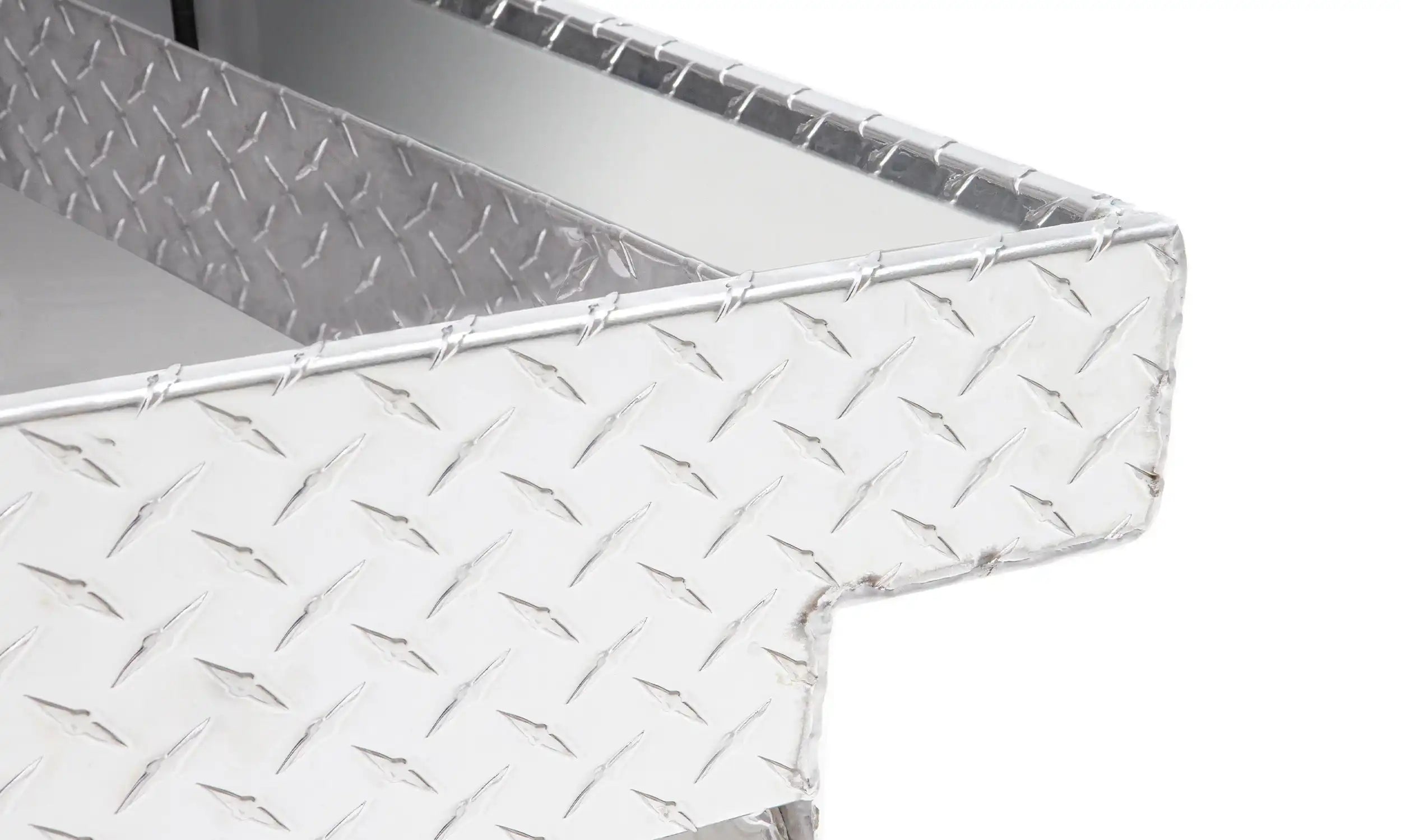 lund_standardaluminumbox_9100t_interiorsidepockets.jpg