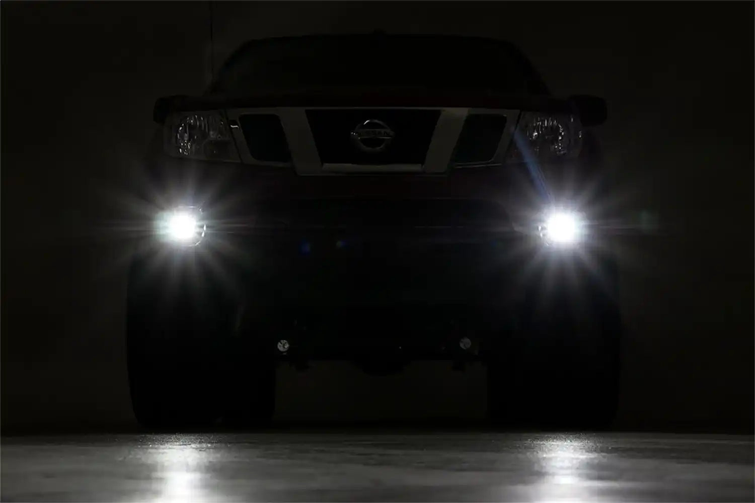 nissan-led-fog-light-kit-dark_1.jpg