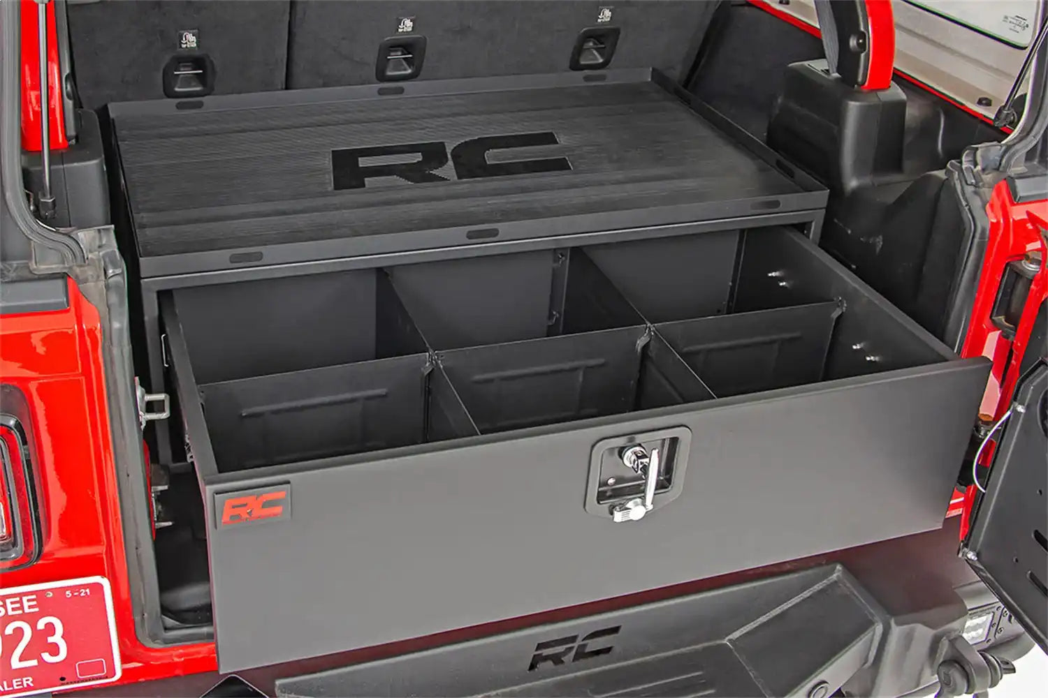 storage-box-99030-install2.jpg