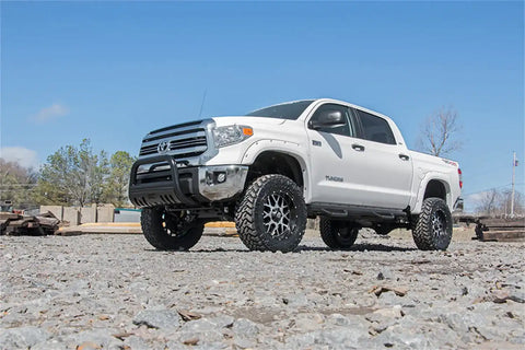 toyota-16-tundra-white-fd-trains-773n2_1_1.jpg