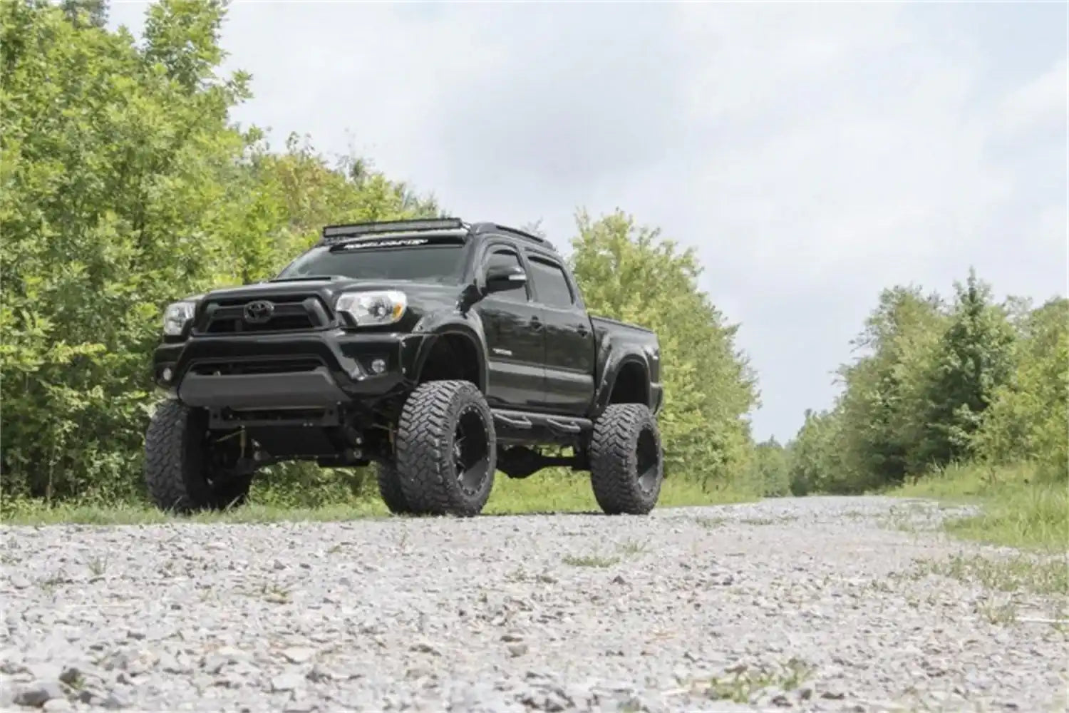 toyota-2013-tacoma-747-20-fdfar-outdoor_3_1.jpg