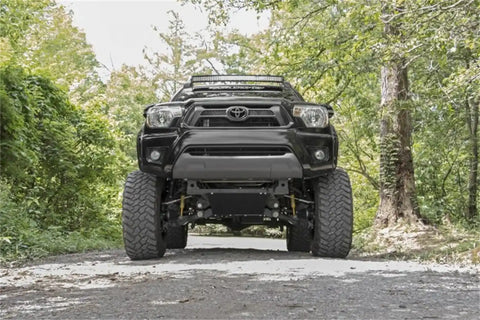 toyota-2013-tacoma-747-20-frontlow-outdoor_2_1.jpg