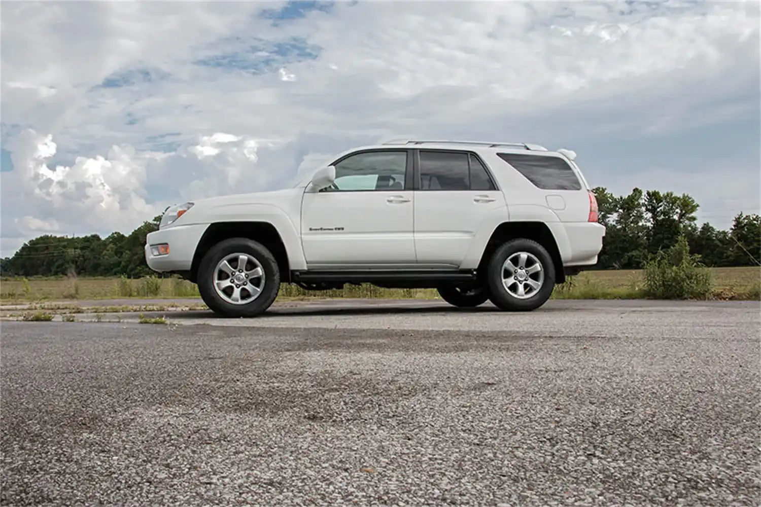 toyota-lift-kit_763-white-4runner-ds_1.jpg