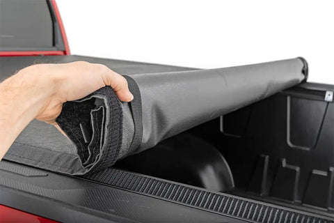tundra-soft-roll-up-cover-install3_2.jpg